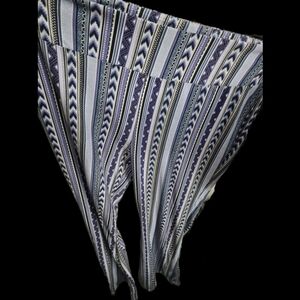 No Boundaries Blue and White Geometric Flare Leggings